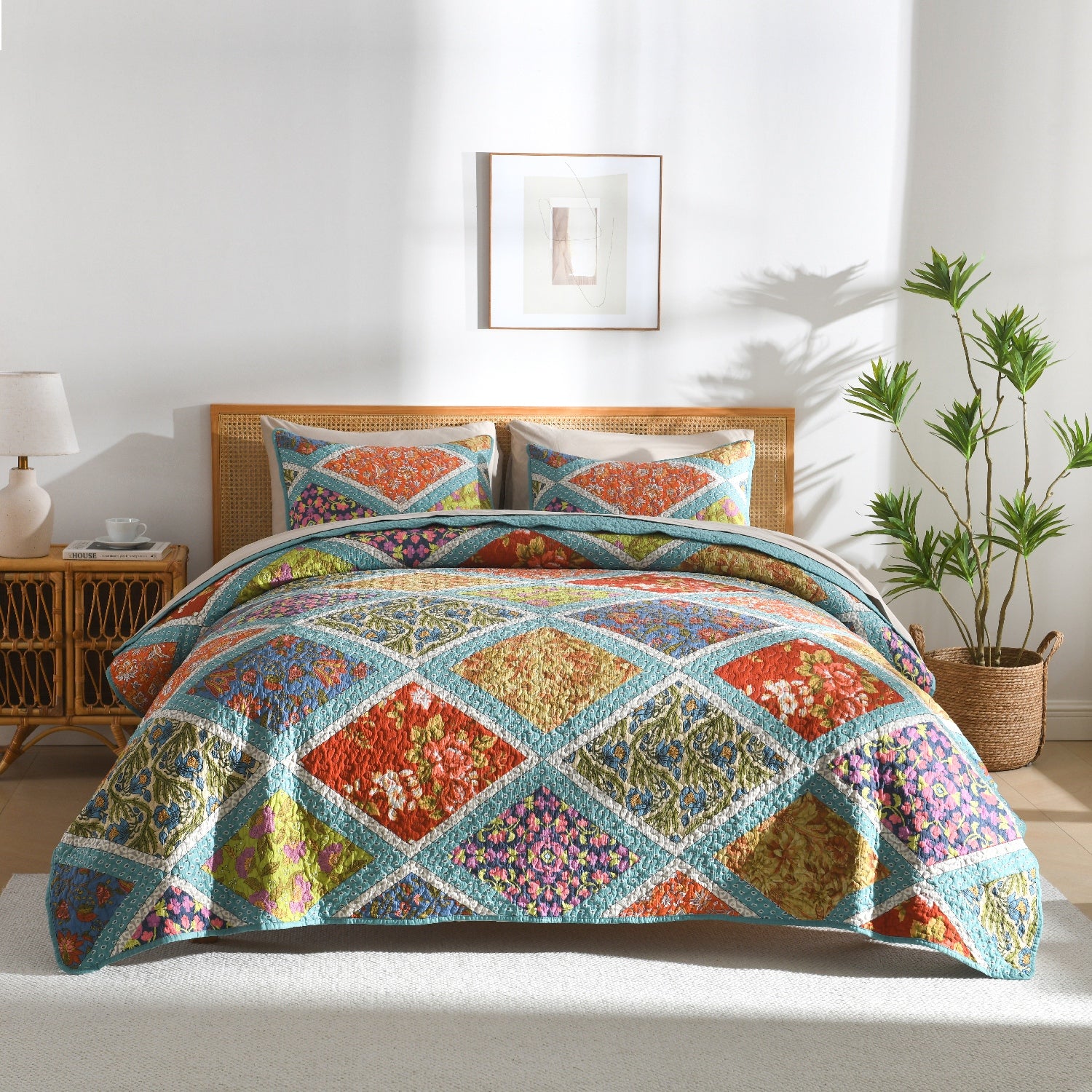 Luxury Quilted Bedspread  Lightweight All-Season Quilt with 6 Stylish Patterns for Bedroom & Guest Room